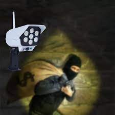مصباح الكاميرا الوهمية الذكي
